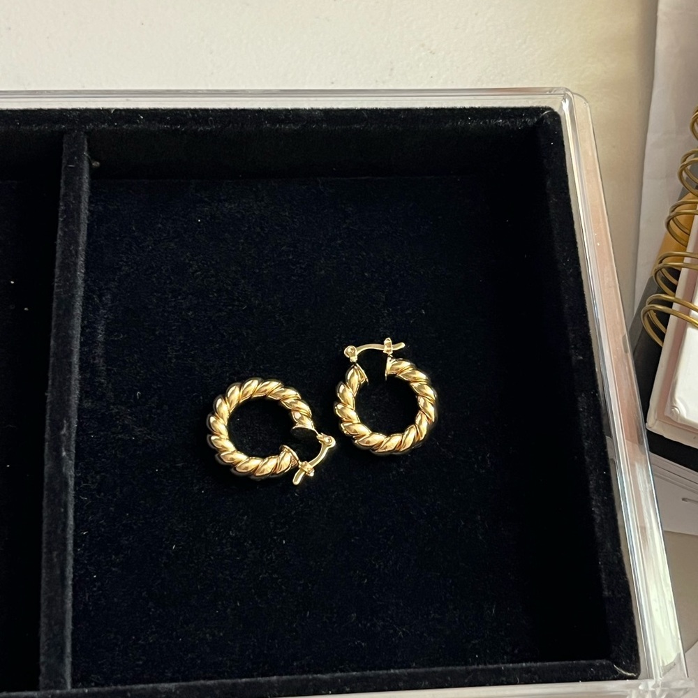 Beautiful earrings 18k Gold Filled